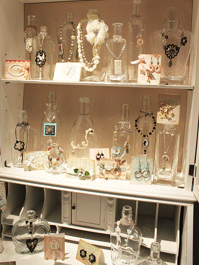 20 Jewelry Display Ideas for Retail-18