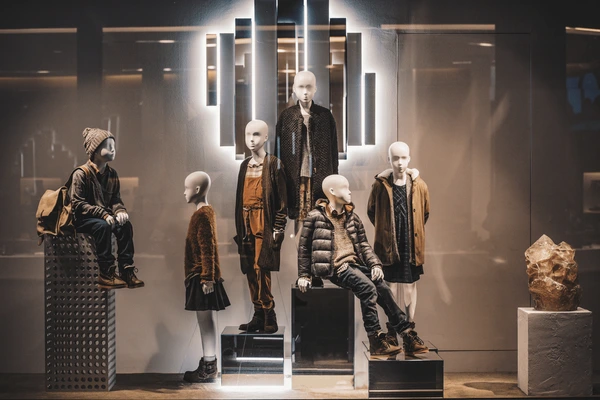 Window Displays Ultimate Guide-1